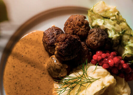 Kuřecí masové kuličky na kari