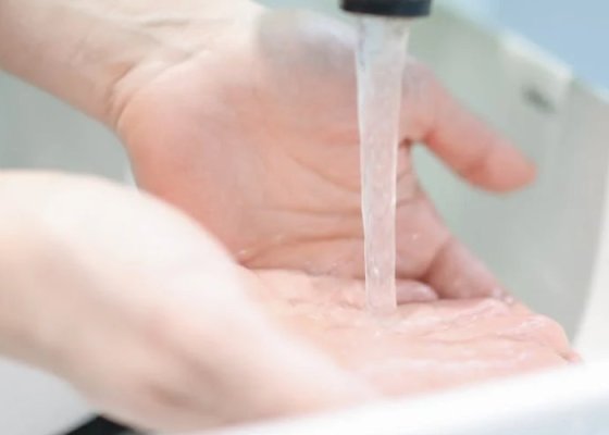 Způsoby přenosu bakterie Helicobacter pylori